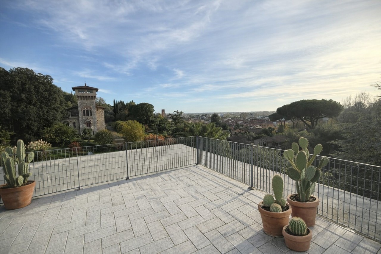 Appartamento con terrazzo a Pietrasanta