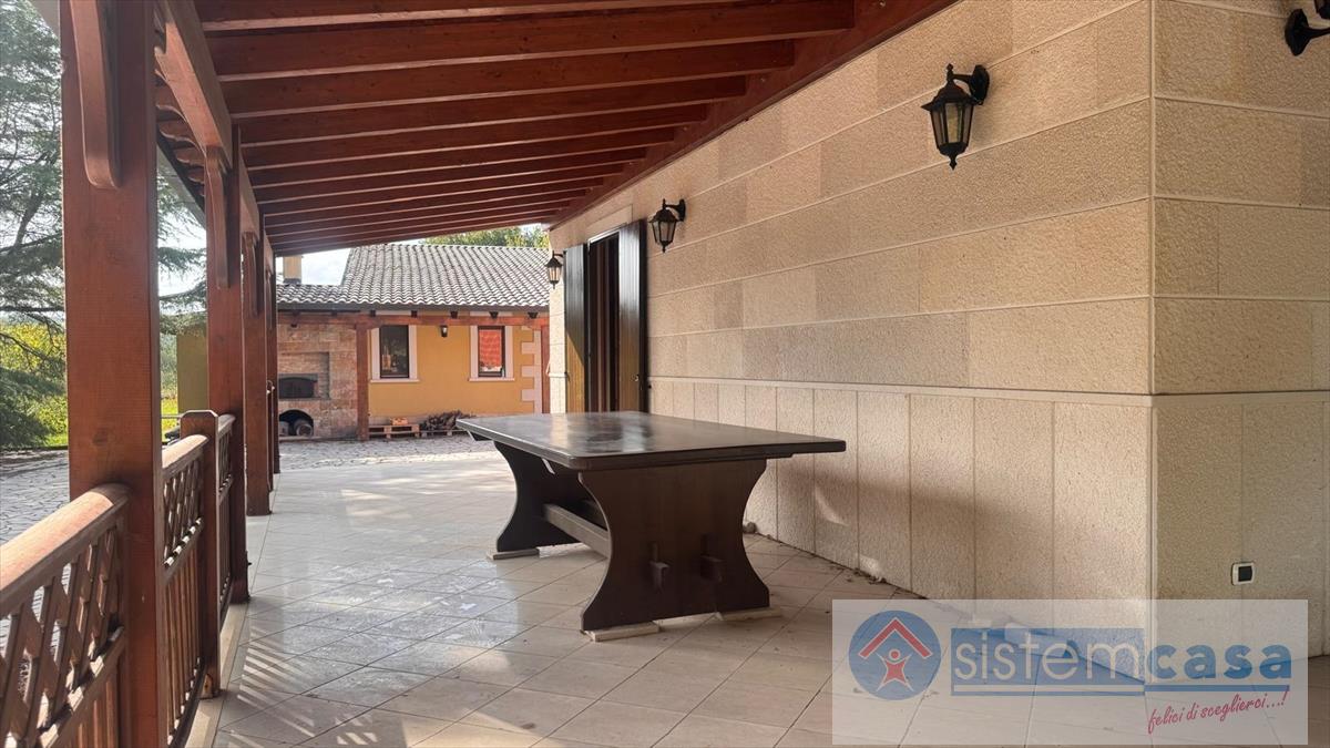 Villa con giardino, Corato zona via castel del monte