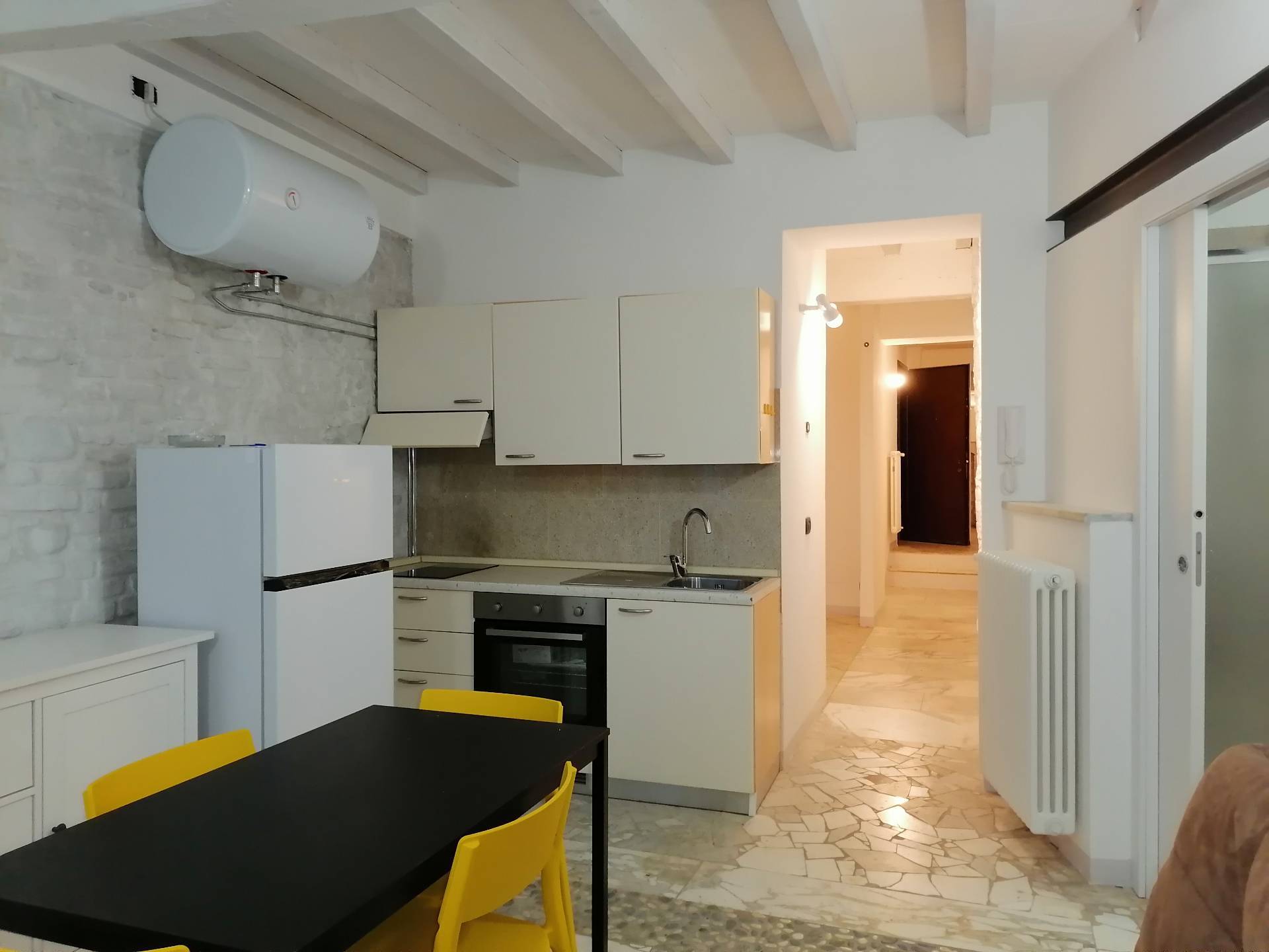 Appartamento in affitto a Parma, Oltretorrente