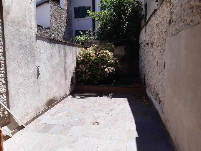 Appartamento in affitto a Parma, Oltretorrente