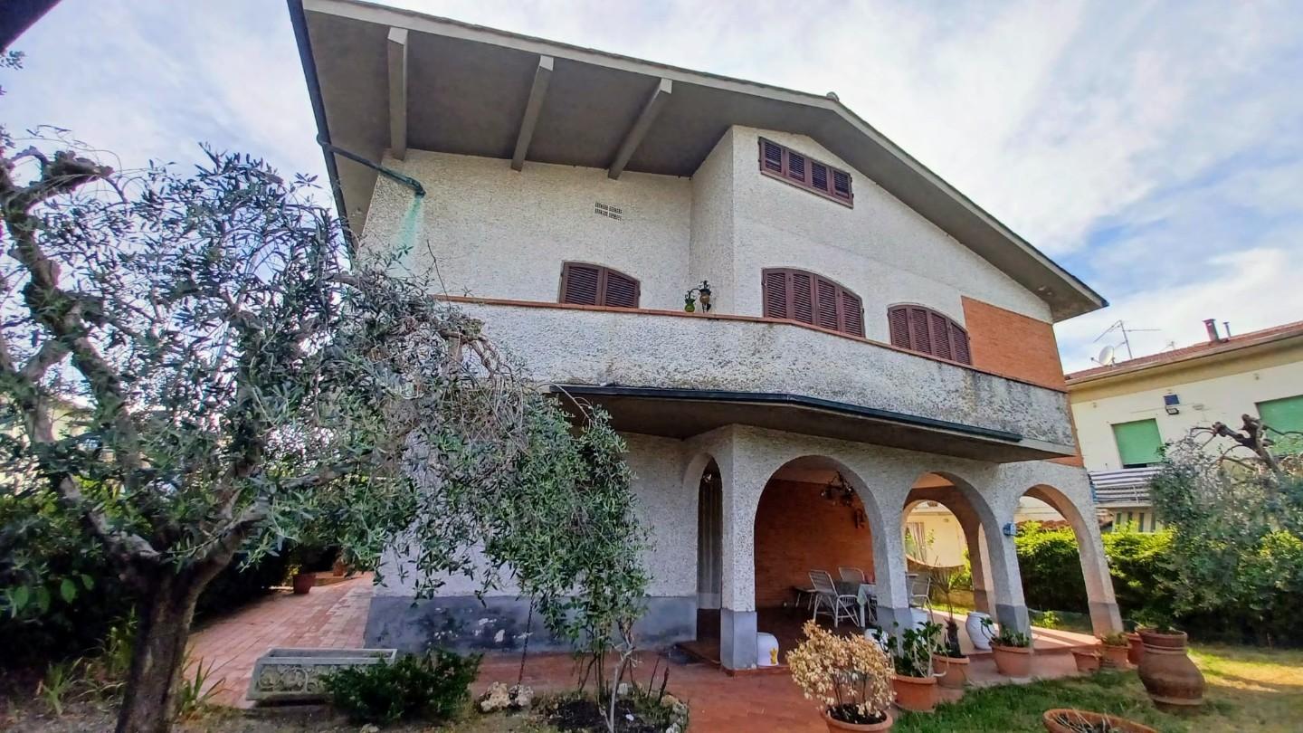 Casa indipendente con giardino a Santa Croce sull'Arno
