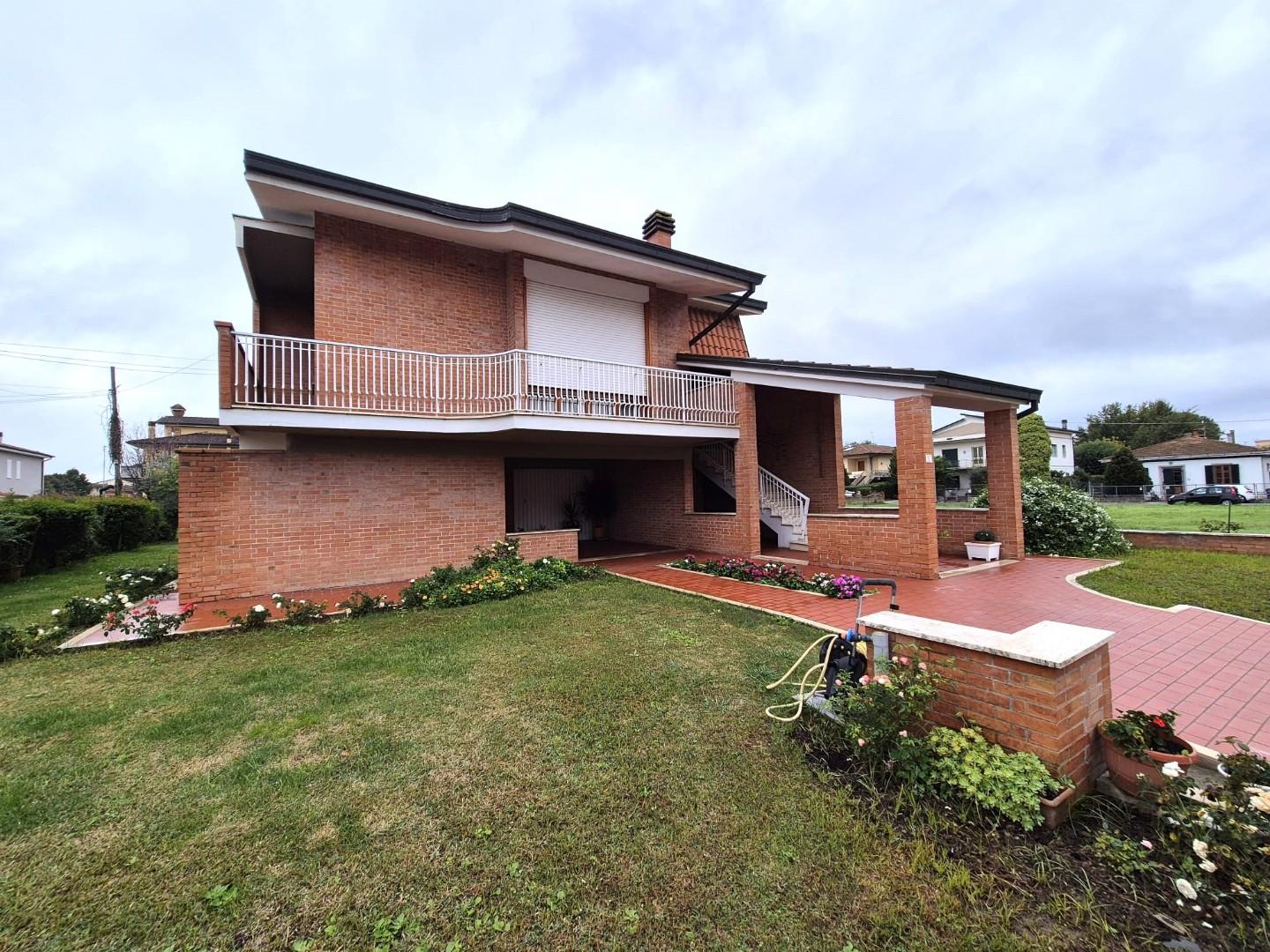 Casa indipendente con giardino a Santa Croce sull'Arno