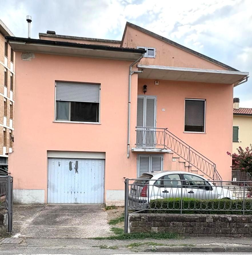 Casa indipendente con giardino a Santa Croce sull'Arno
