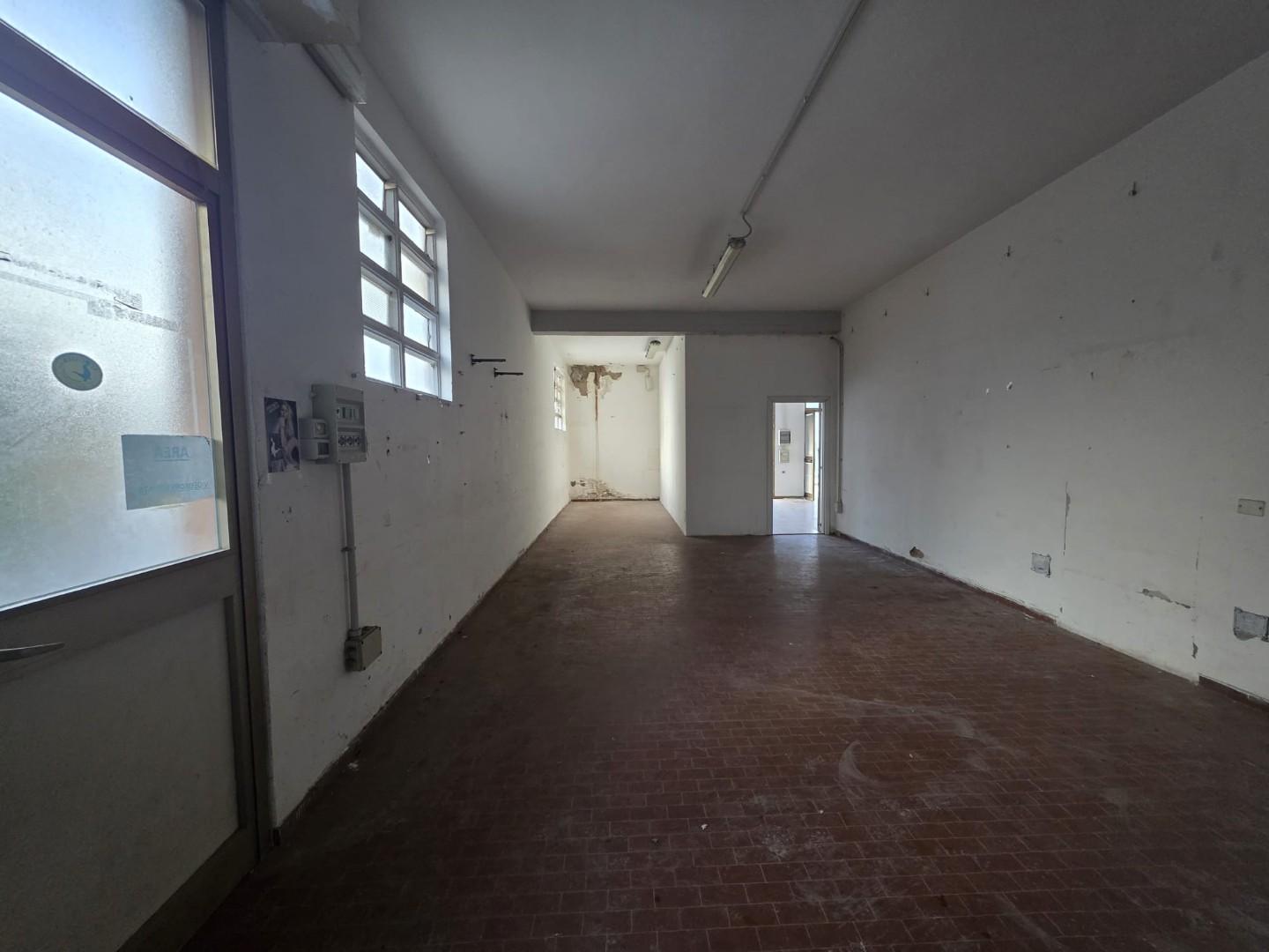 Locale commerciale in affitto a Santa Croce sull'Arno