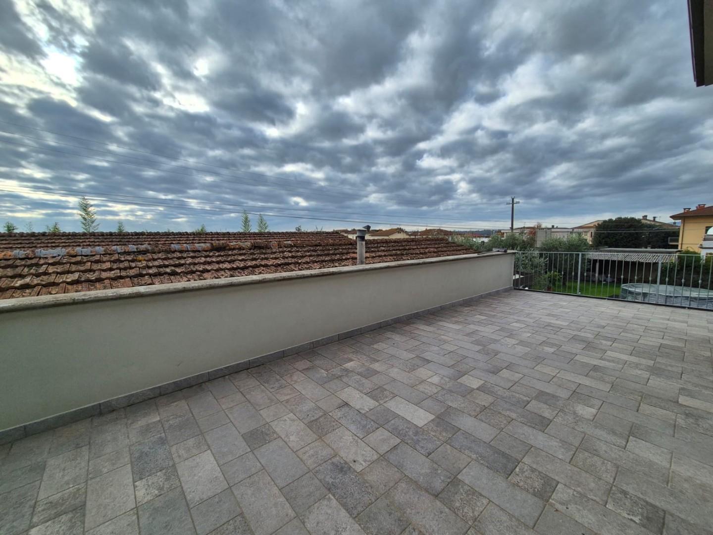 Casa indipendente con giardino a Larciano