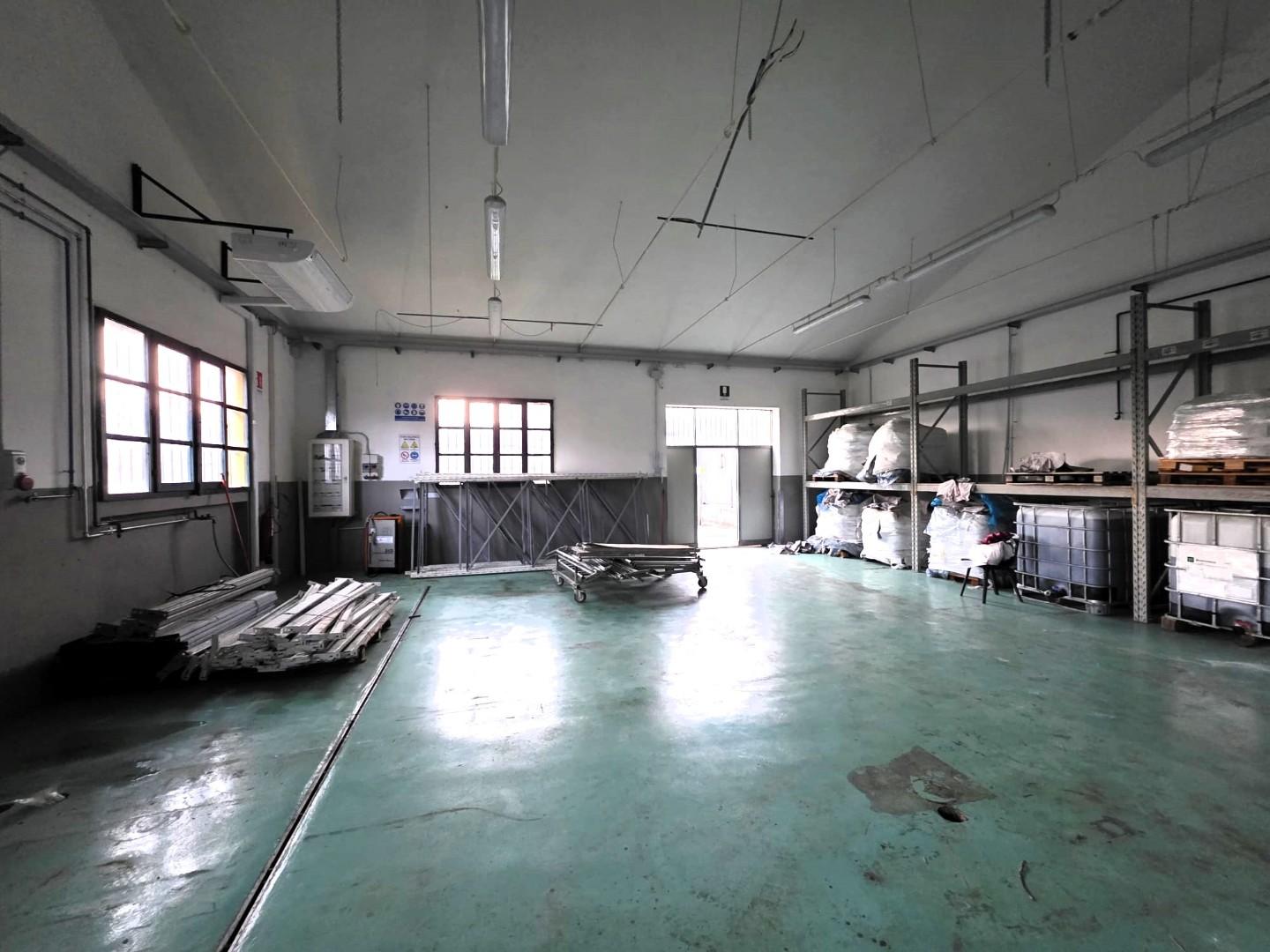 Capannone in affitto a Santa Croce sull'Arno