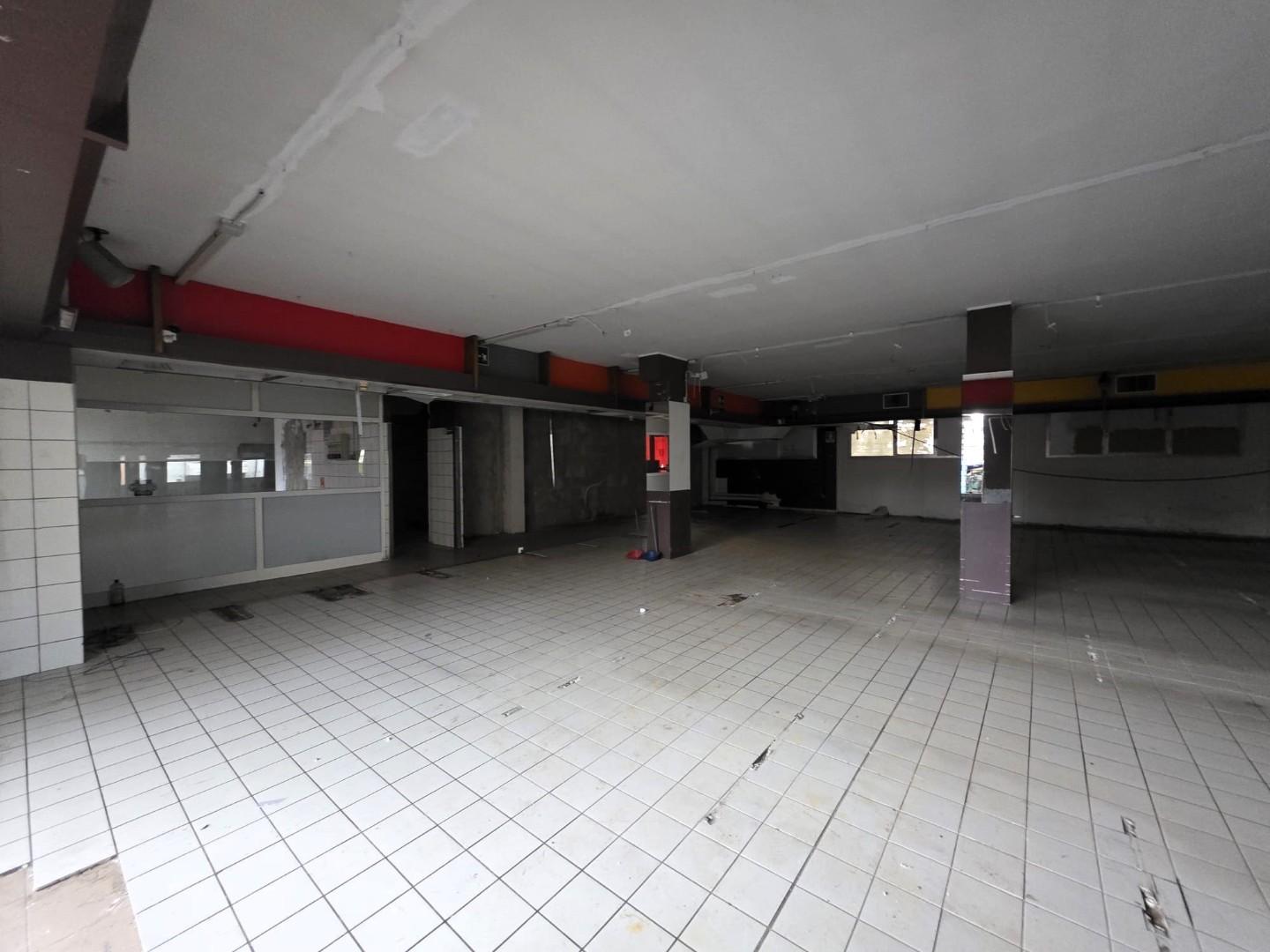 Locale commerciale in vendita a Santa Croce sull'Arno