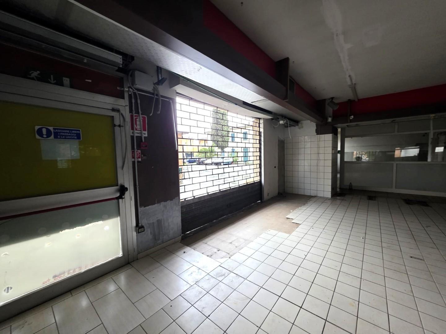 Locale commerciale in vendita a Santa Croce sull'Arno