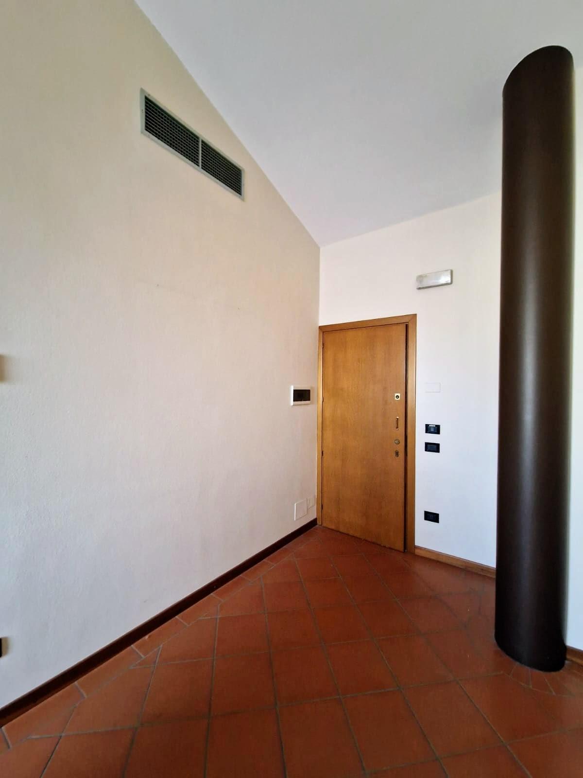 Ufficio in affitto a Castelfranco di Sotto