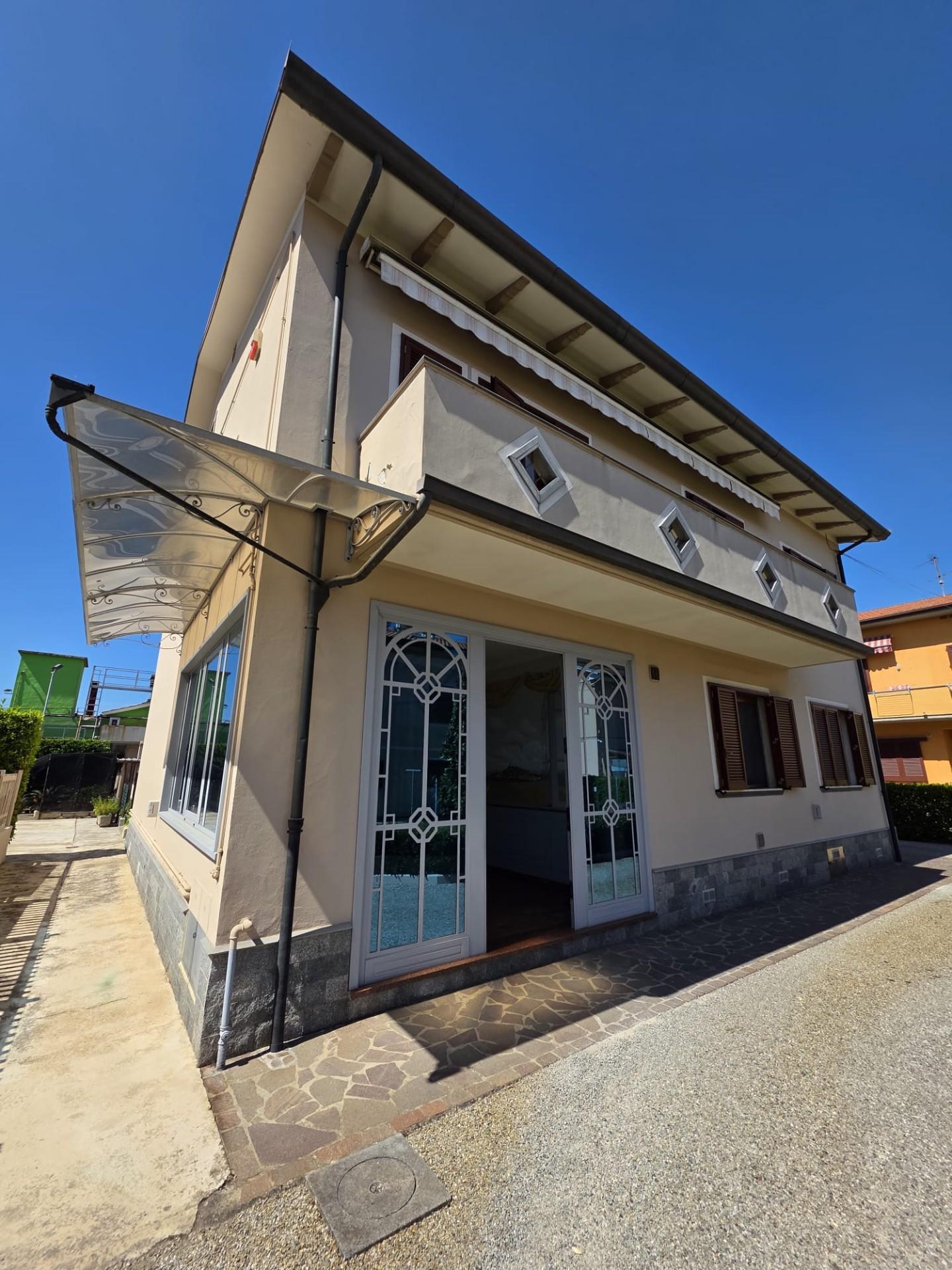 Casa indipendente con terrazzo a Santa Croce sull'Arno