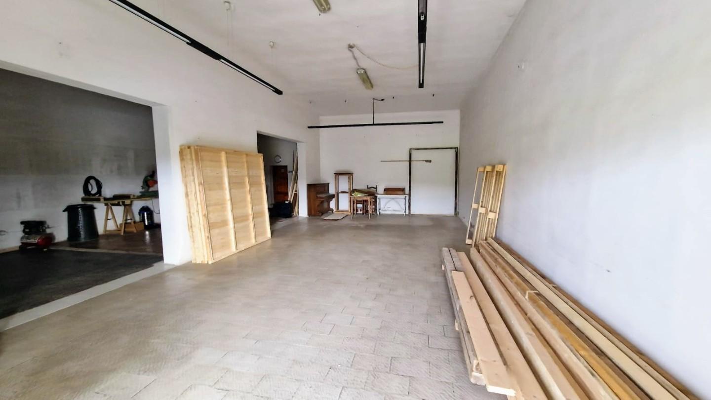 Locale commerciale in affitto a Santa Croce sull'Arno