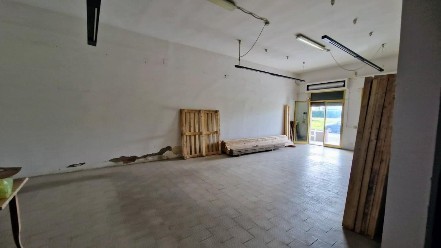 Locale commerciale in affitto a Santa Croce sull'Arno