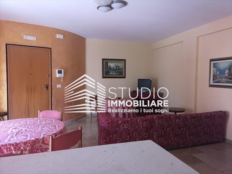 Trilocale ristrutturato, Ruvo di Puglia via cairoli