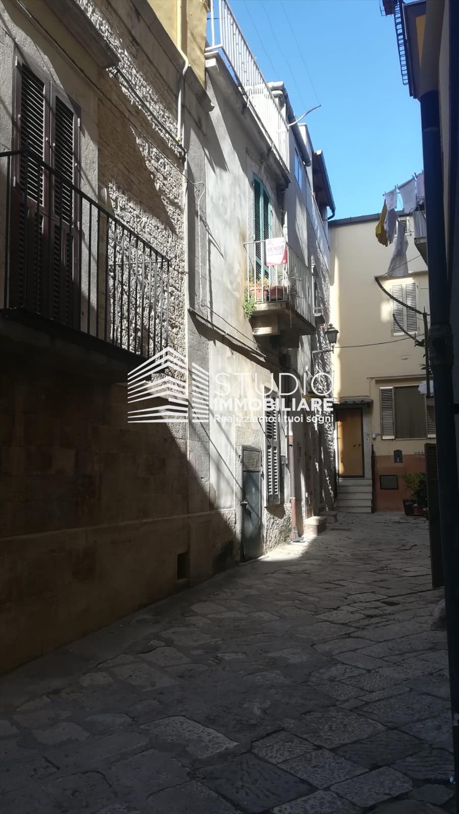 Casa indipendente da ristrutturare, Ruvo di Puglia centro storico