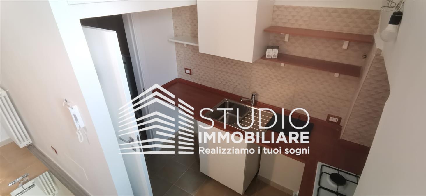Bilocale ristrutturato, Ruvo di Puglia scuola carducci