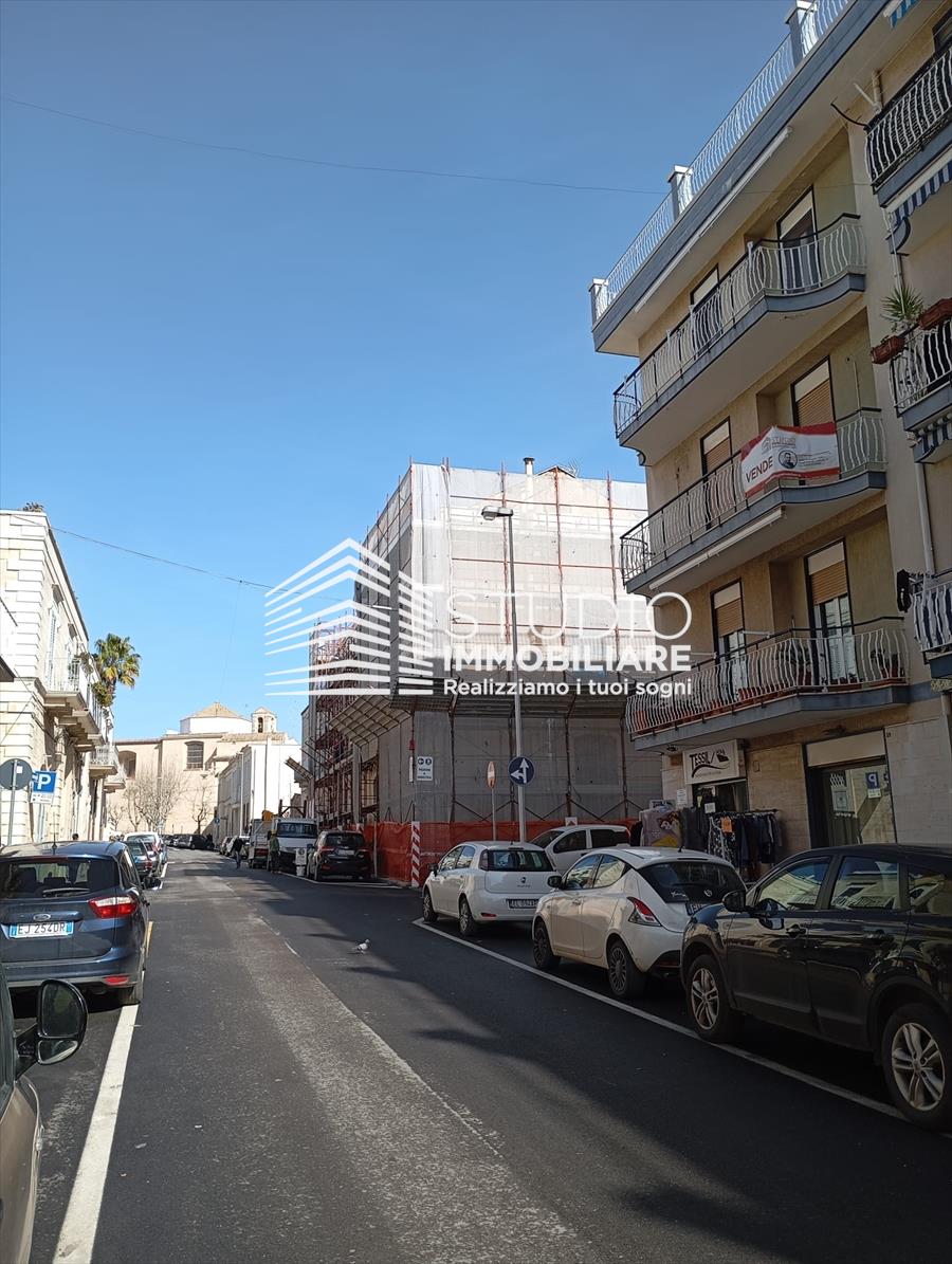 Quadrilocale con box, Ruvo di Puglia via valle no�