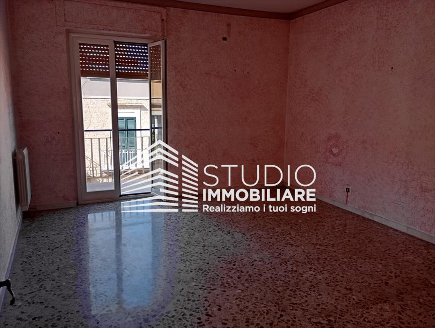 Quadrilocale con box, Ruvo di Puglia via valle no�