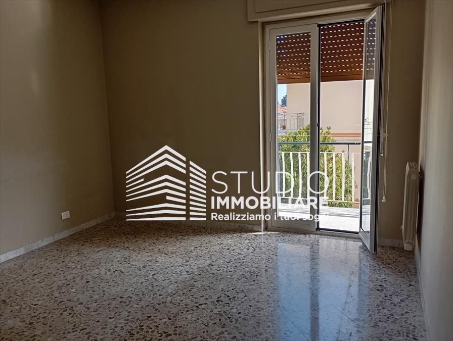 Quadrilocale con box, Ruvo di Puglia via valle no�
