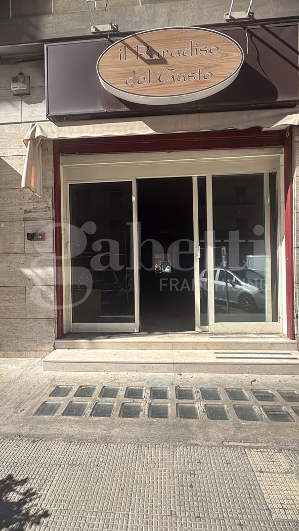 Negozio in affitto a Bari
