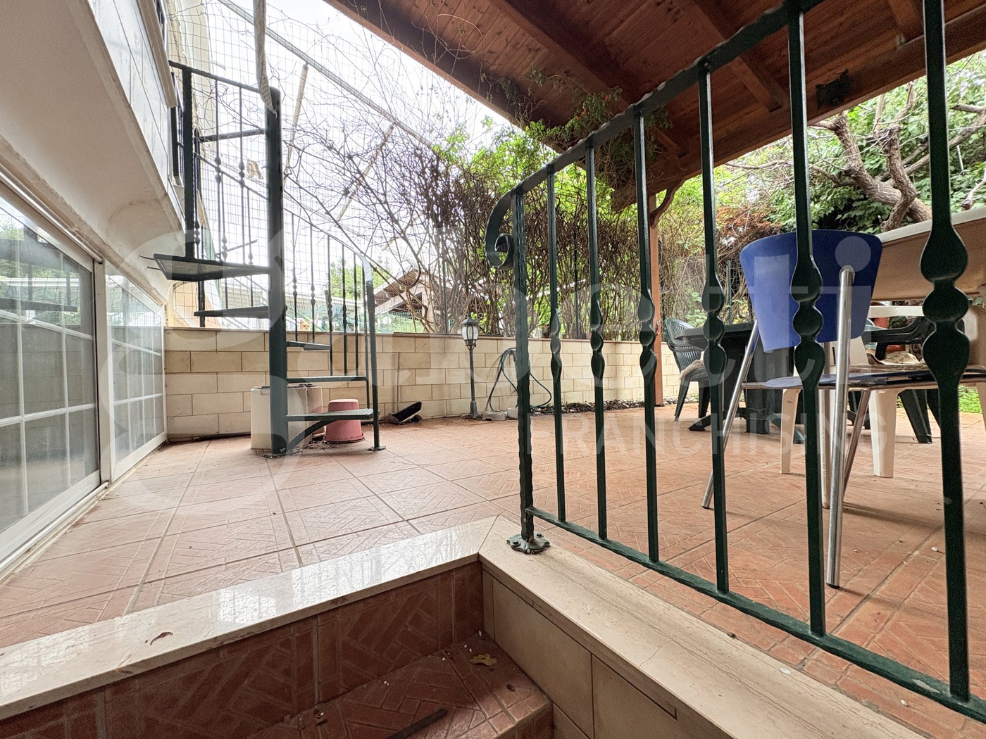 Villa con box a Noicttaro