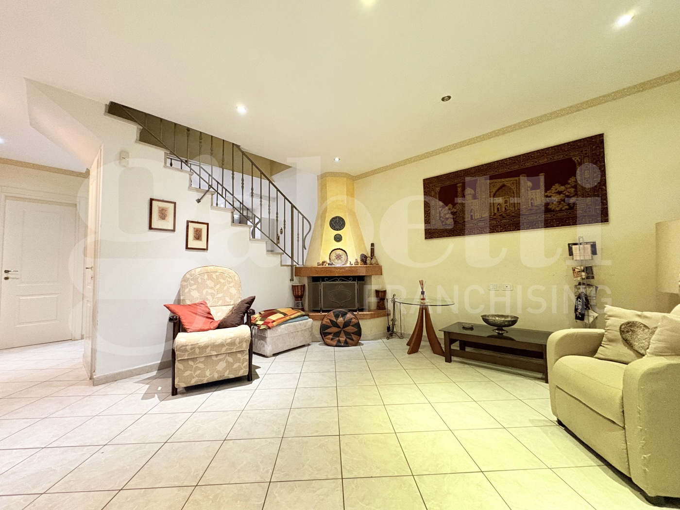 Villa con box a Noicttaro