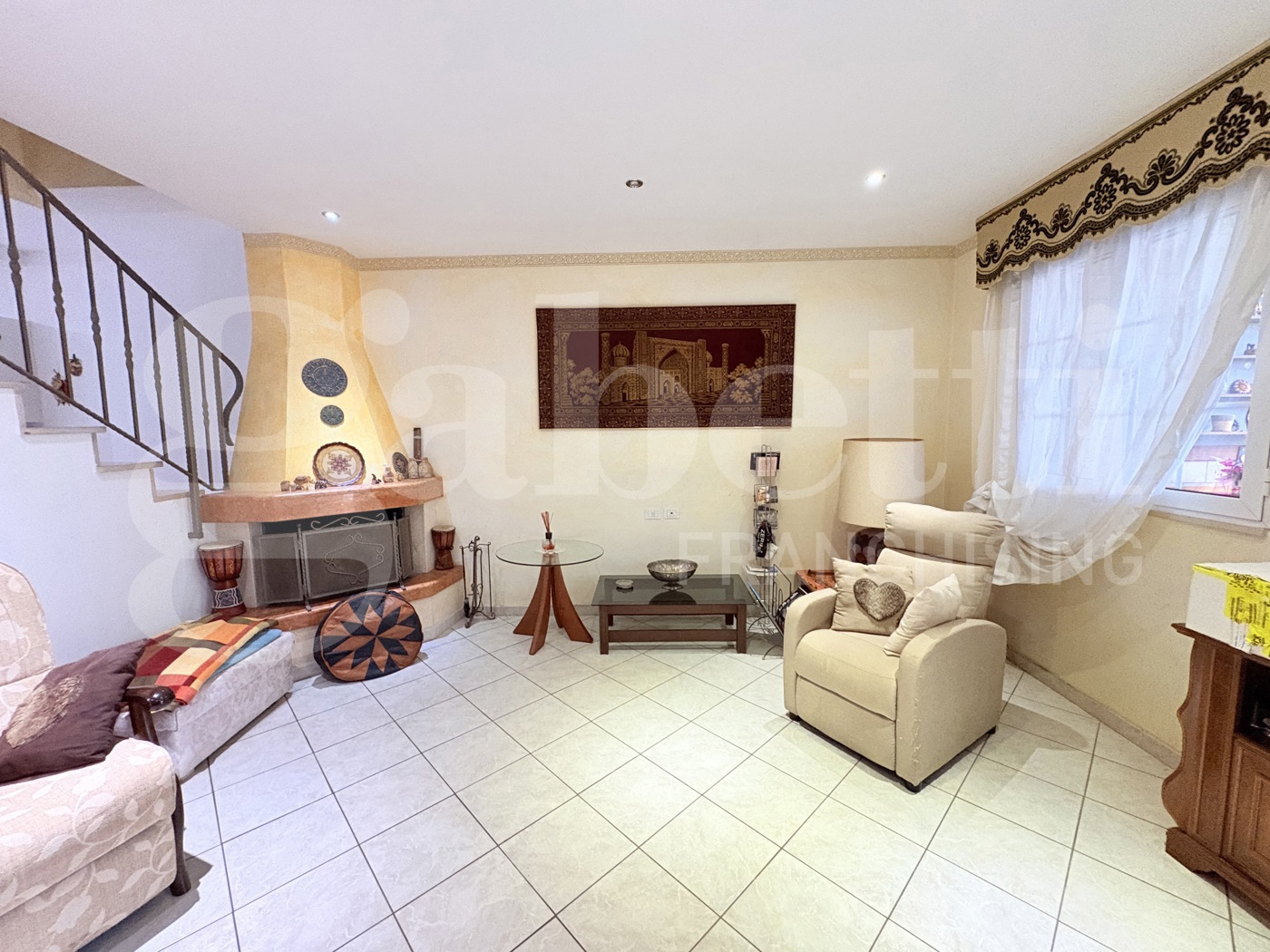 Villa con box a Noicttaro