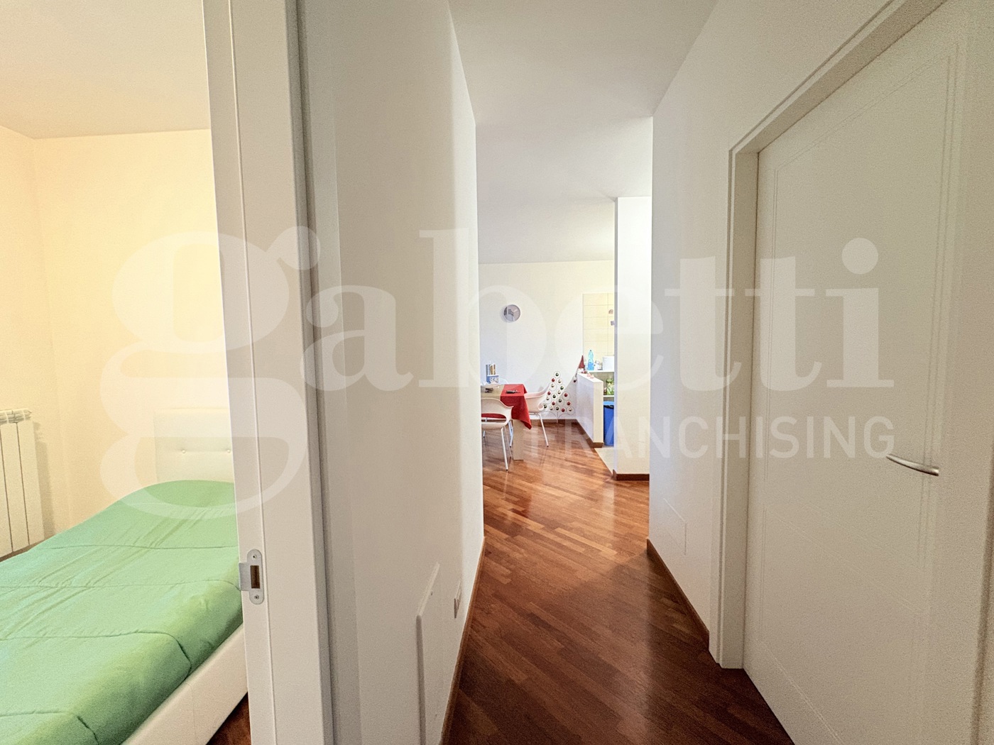 Trilocale con box a Bari