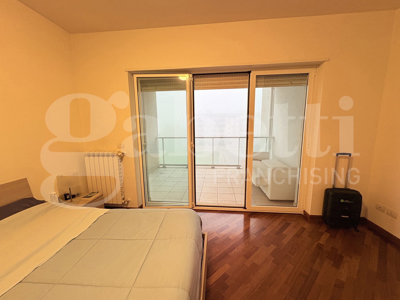 Trilocale con box a Bari