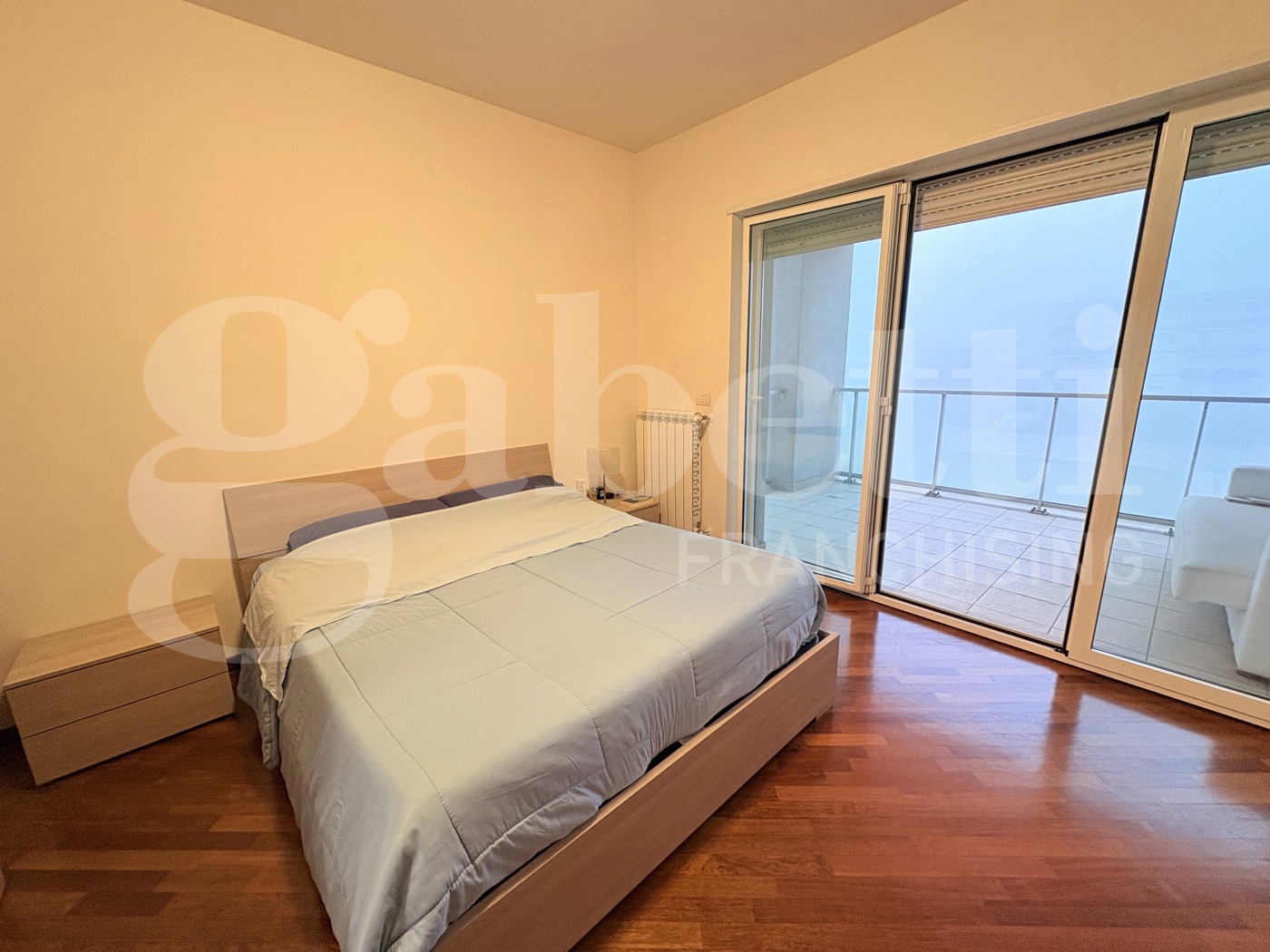 Trilocale con box a Bari