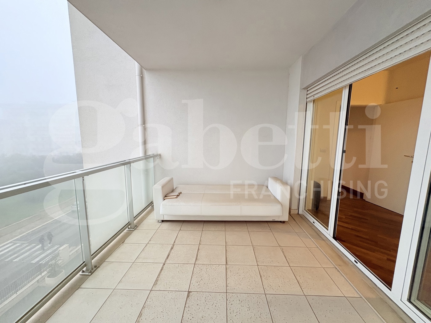 Trilocale con box a Bari