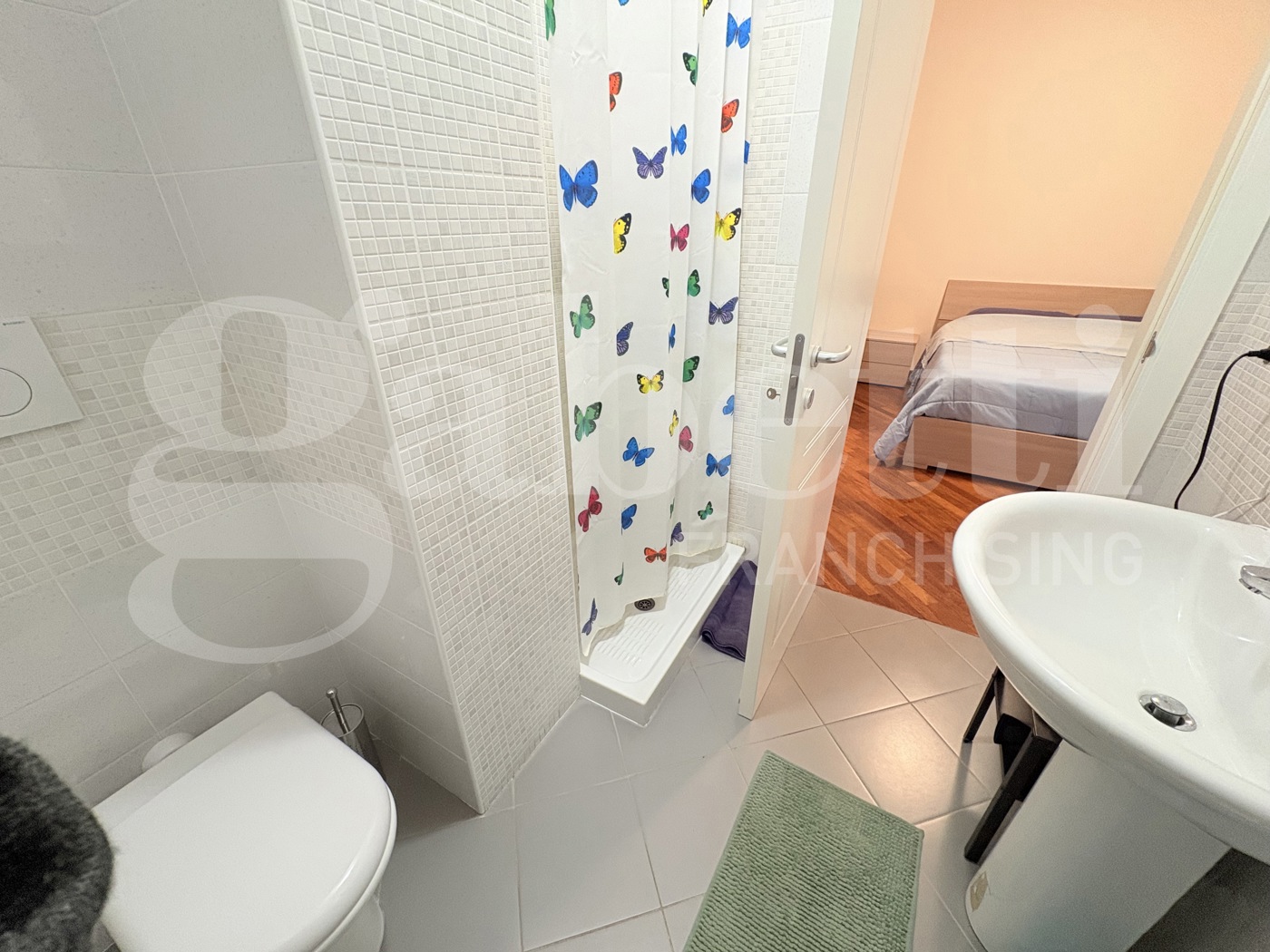 Trilocale con box a Bari