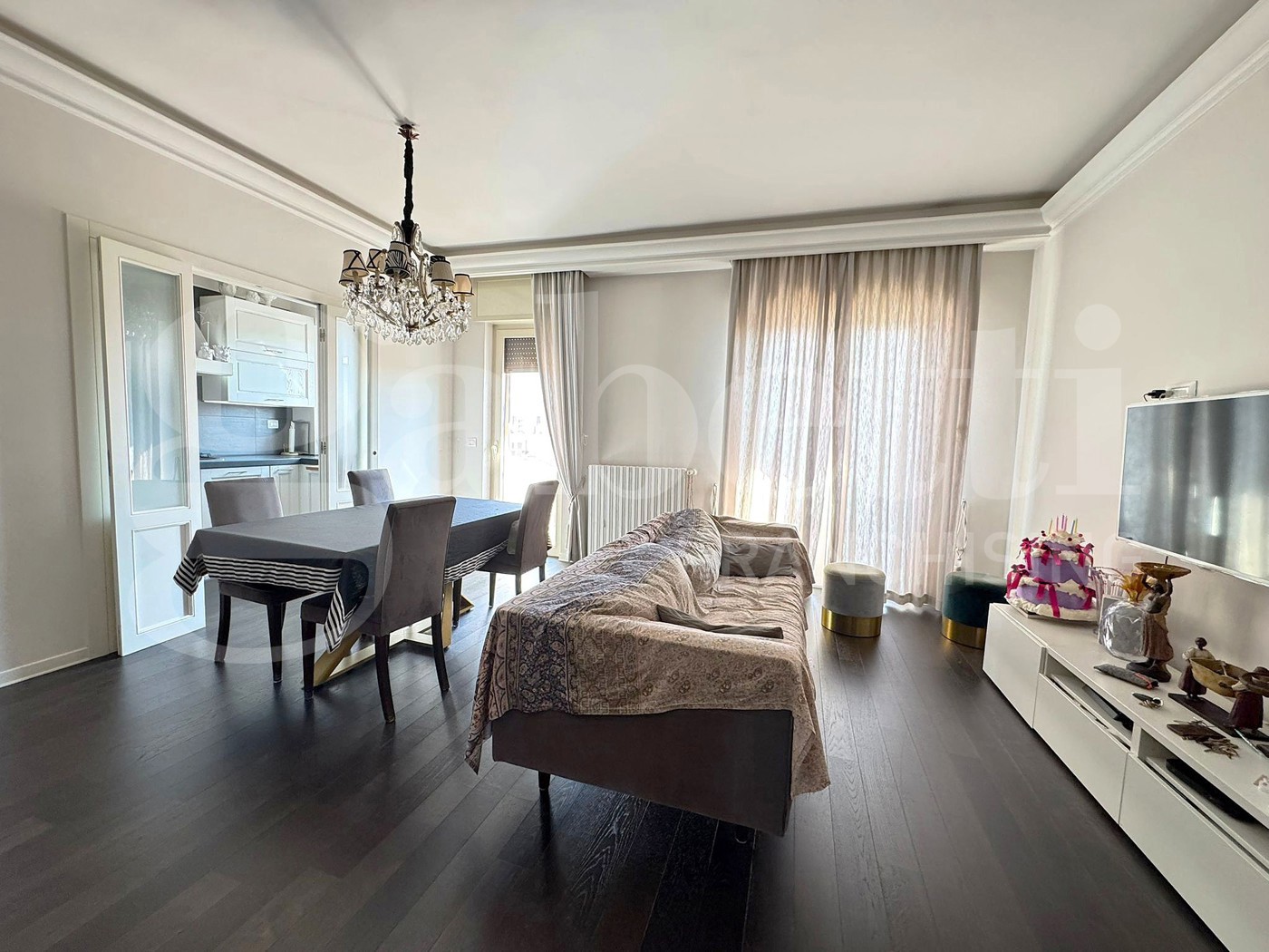 Trilocale ristrutturato a Bari