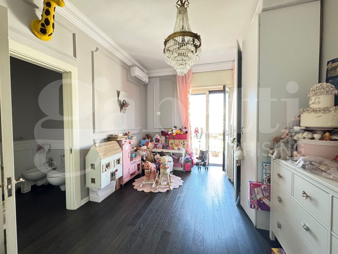 Trilocale ristrutturato a Bari