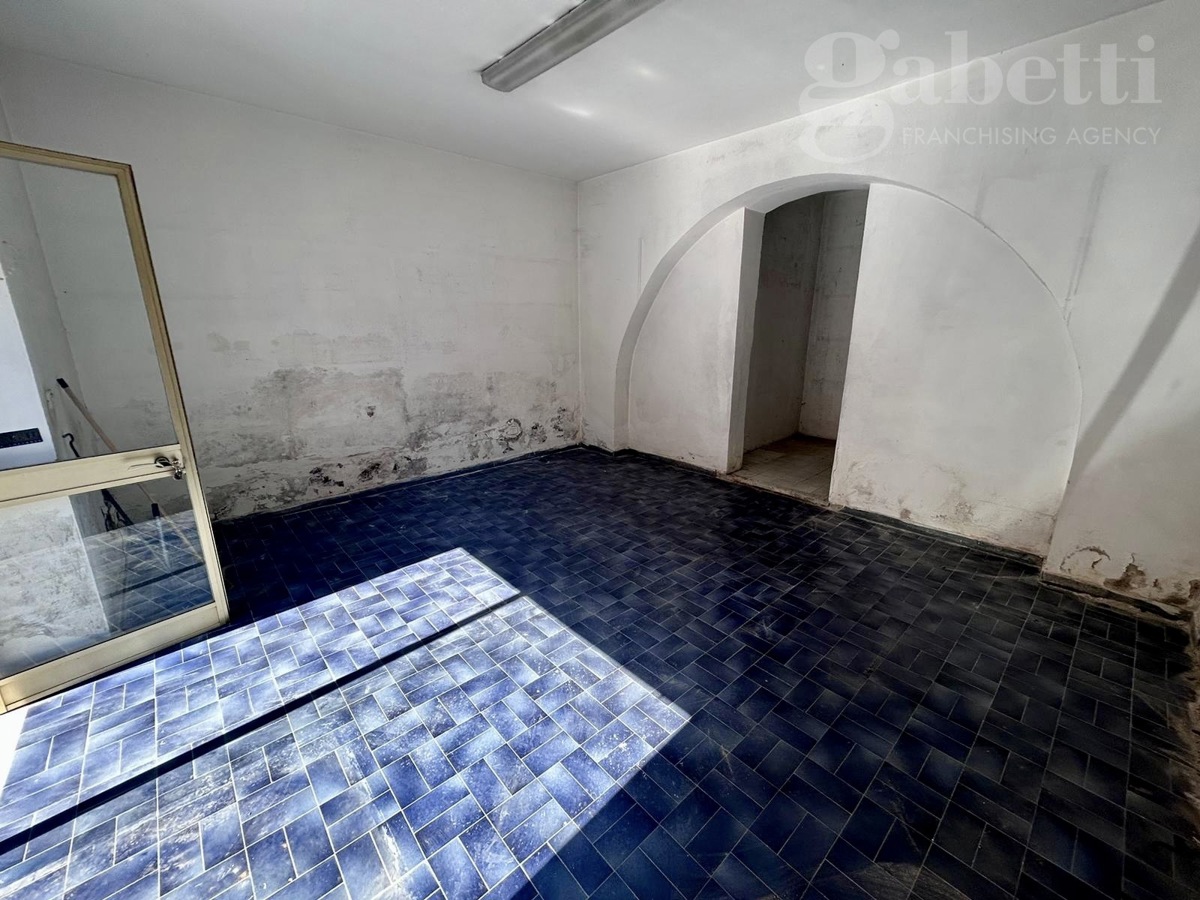 Negozio in vendita a Vallo della Lucania