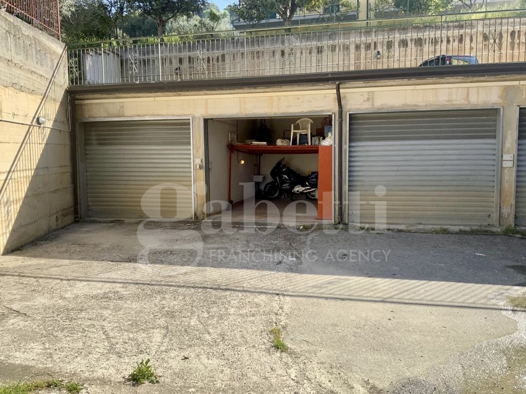 Box/Garage 20mq in vendita a Ascea