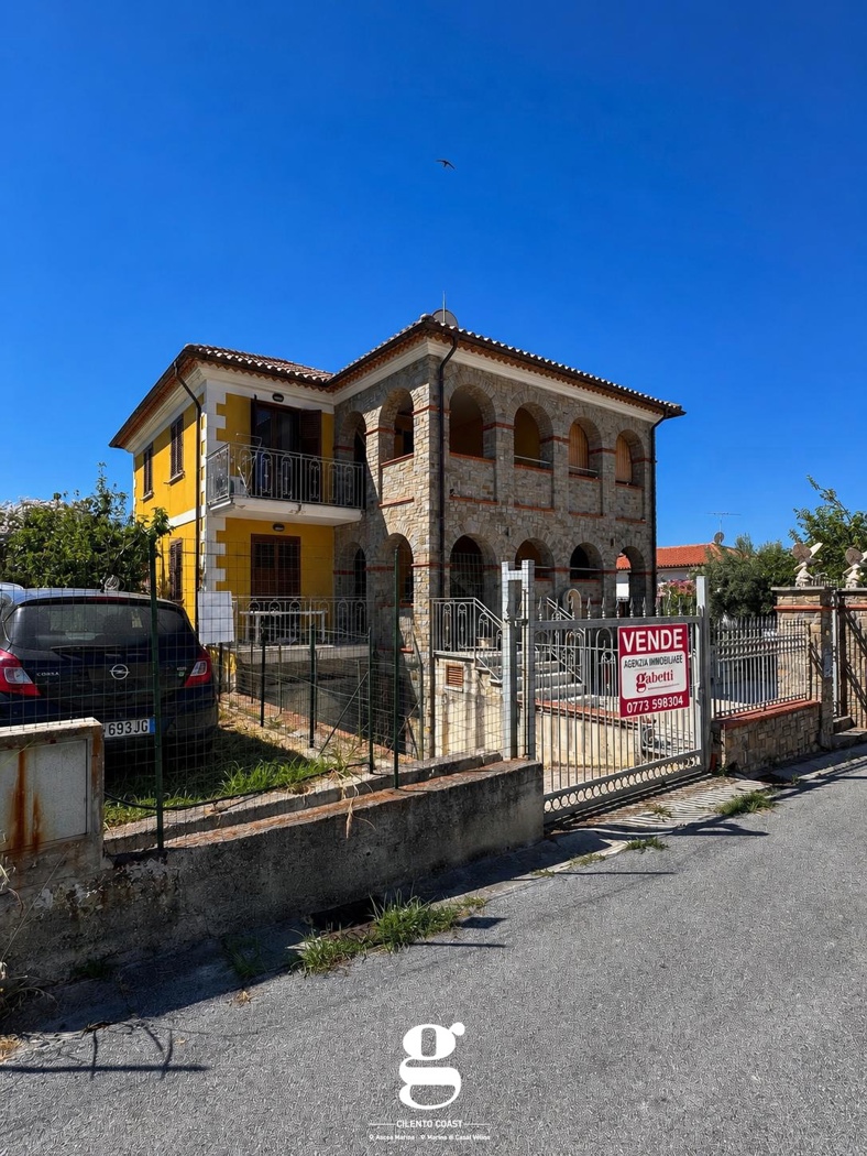 Quadrilocale in vendita a Pollica