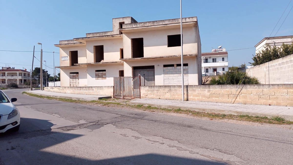 Stabile/Palazzo in vendita a Maruggio