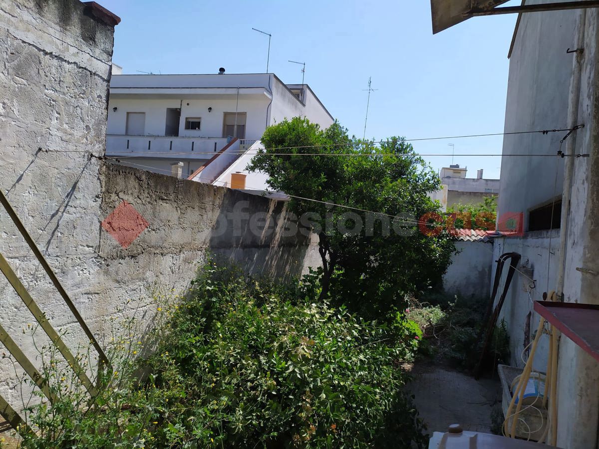 Casa indipendente con giardino a Maruggio