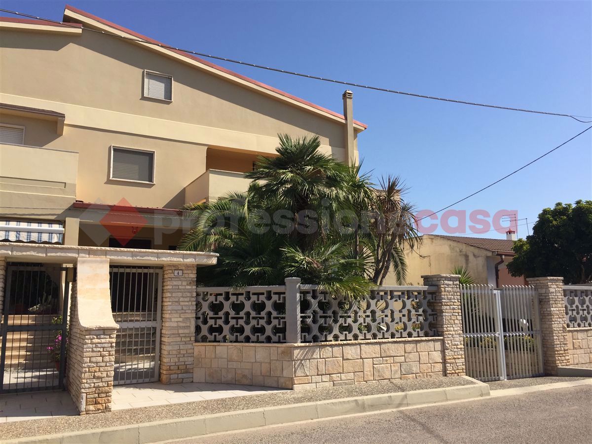 Villa con giardino a Sava