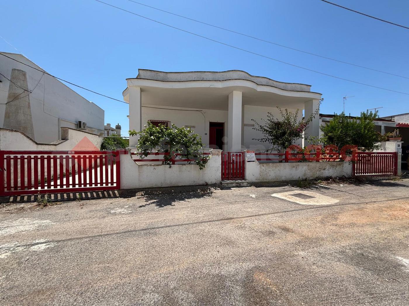 Villa con giardino a Manduria
