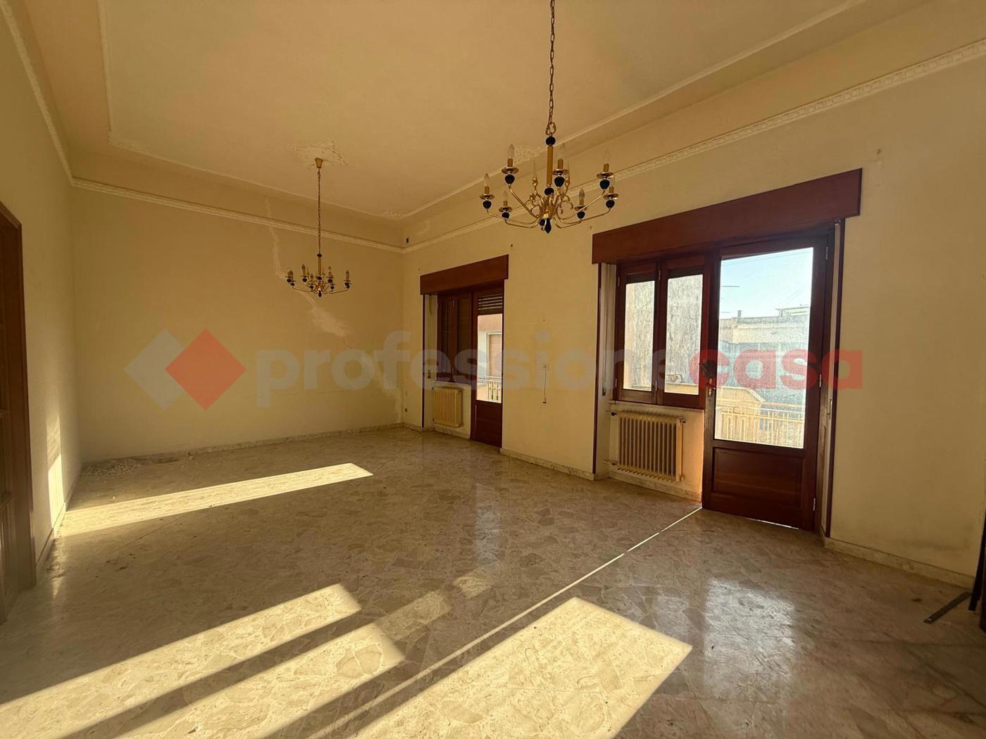 Appartamento da ristrutturare a Maruggio