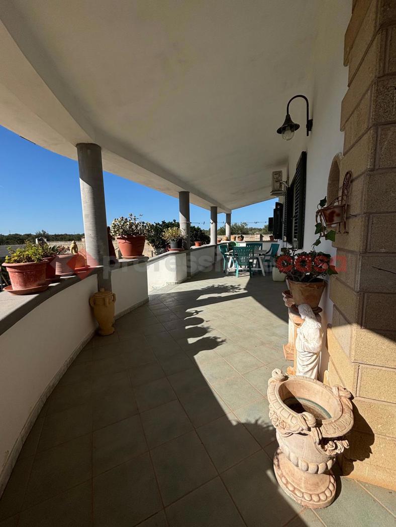 Villa con giardino a Sava