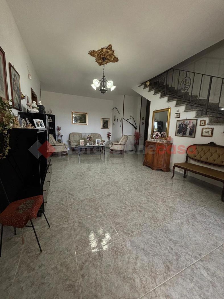 Villa con giardino a Sava