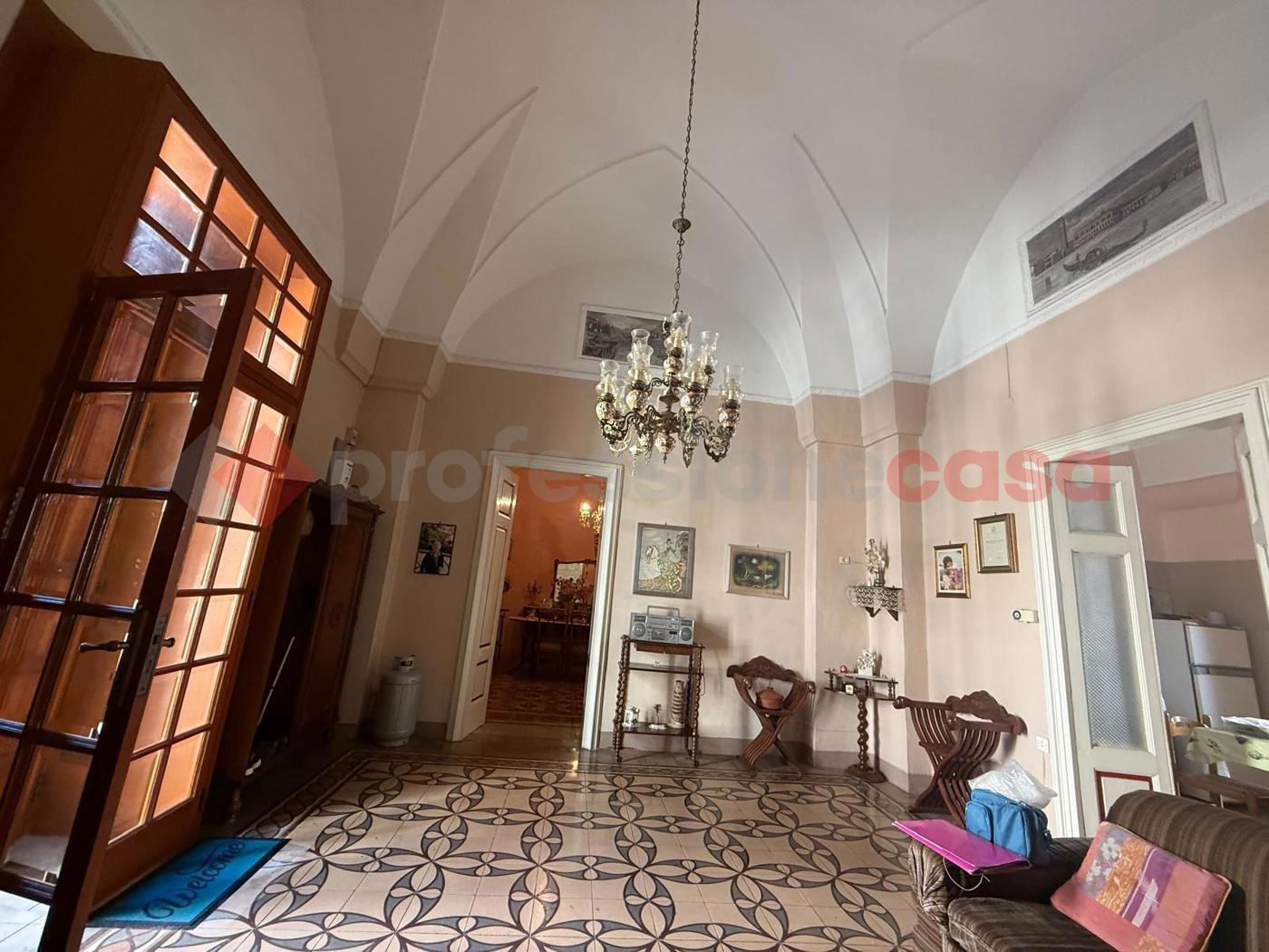 Casa indipendente con giardino a Manduria