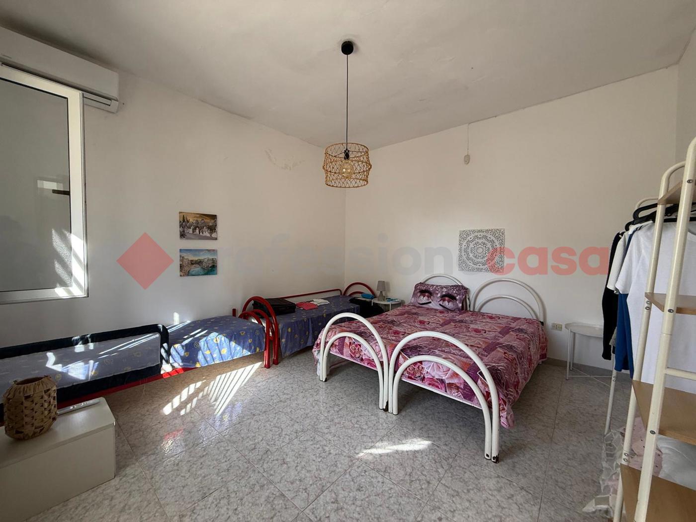 Casa indipendente con giardino a Manduria