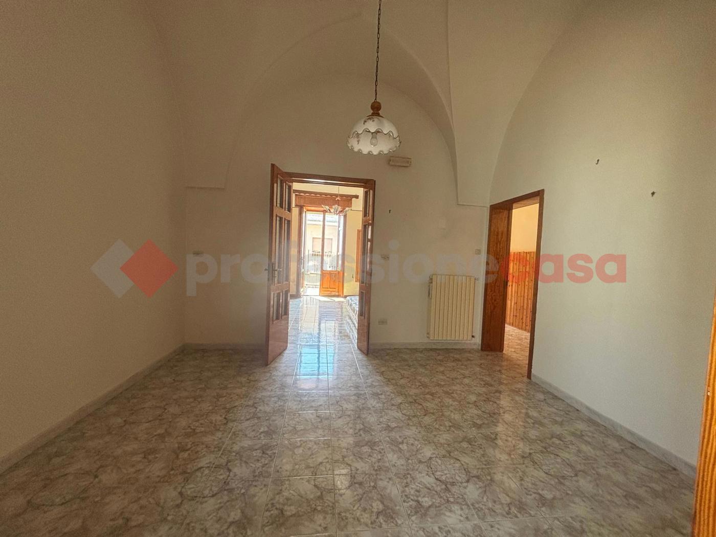 Casa indipendente con giardino a Maruggio