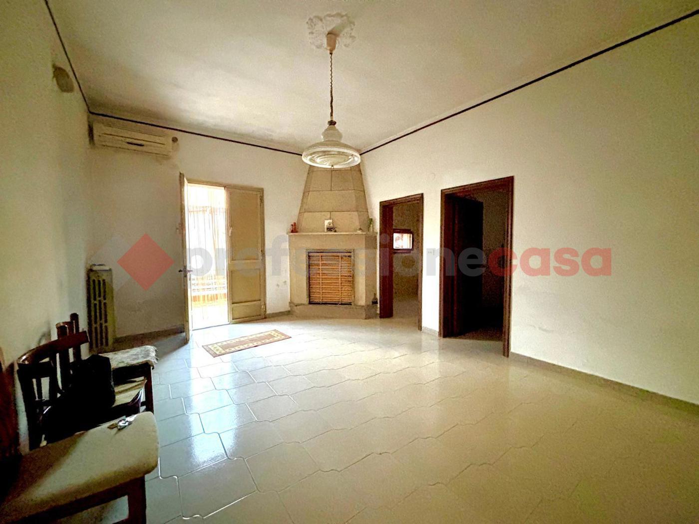 Stabile/Palazzo in vendita a Torricella