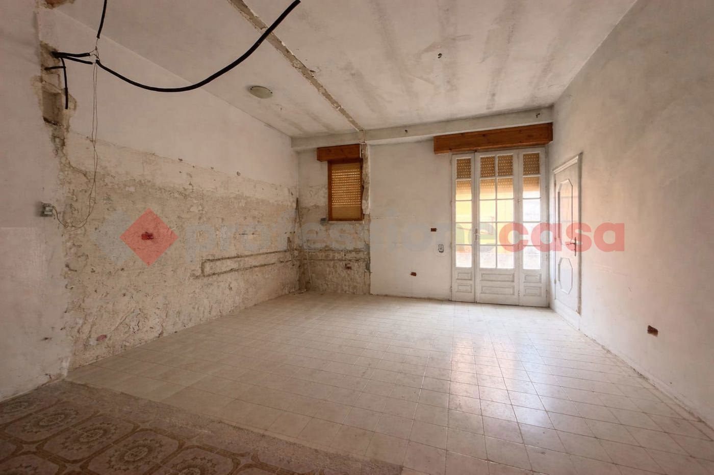 Stabile/Palazzo in vendita a Sava