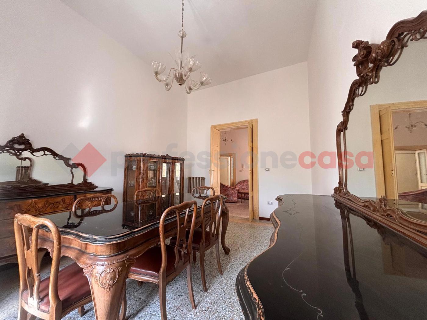 Stabile/Palazzo in vendita a Maruggio