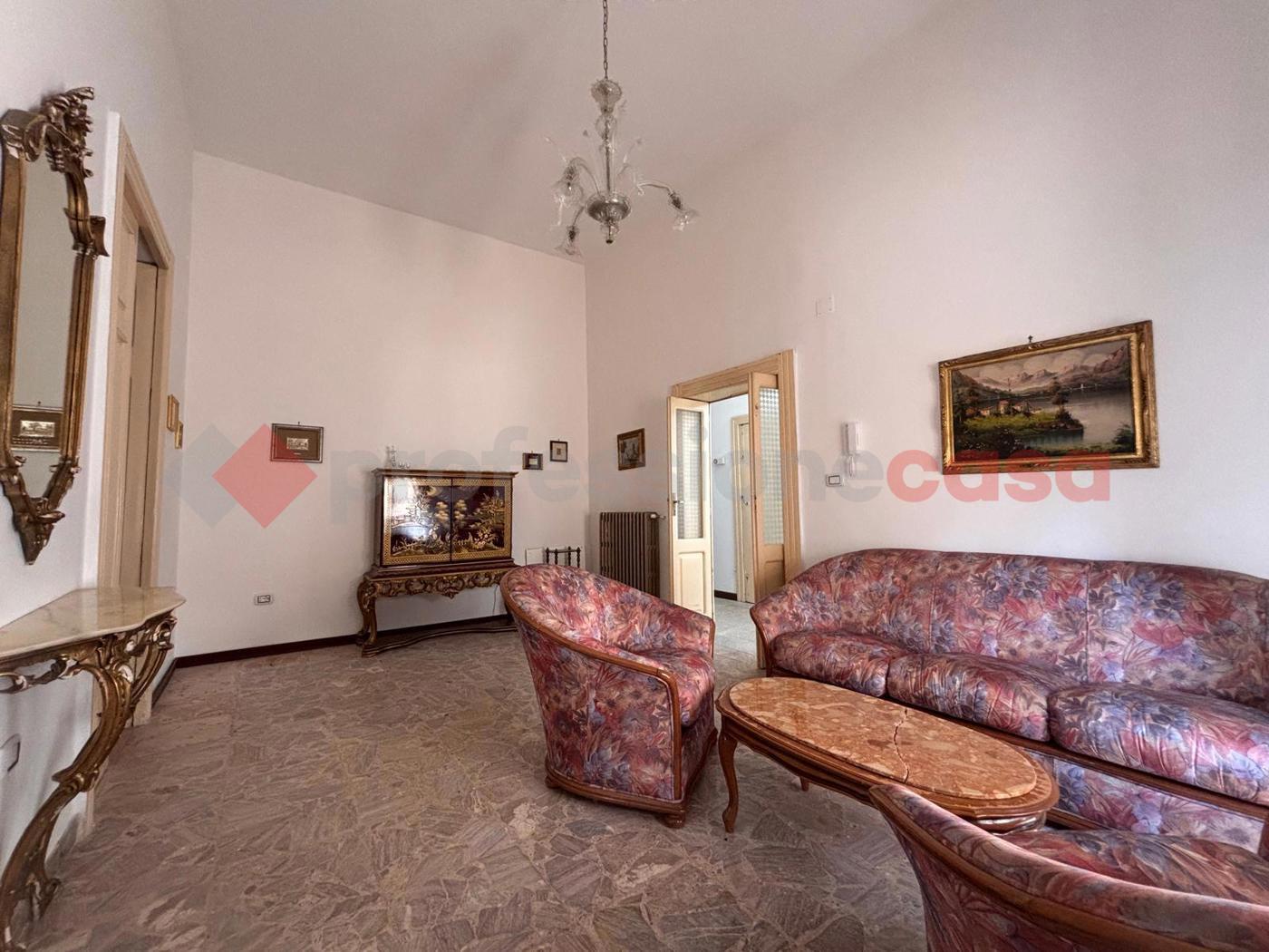 Stabile/Palazzo in vendita a Maruggio